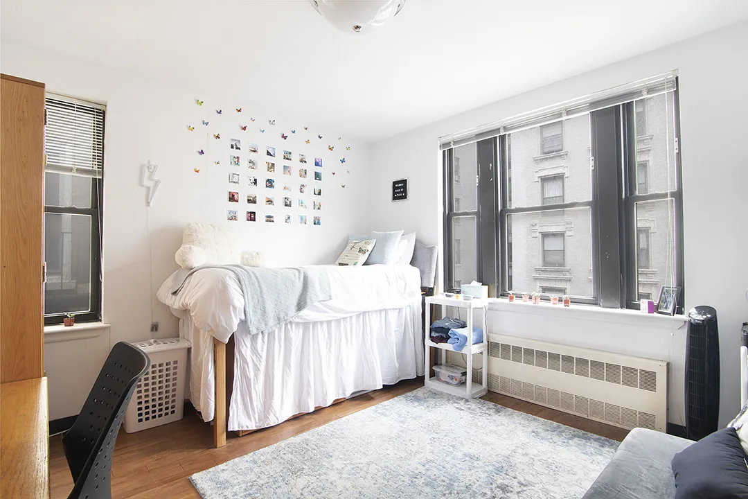 River room, windows and open space decorated